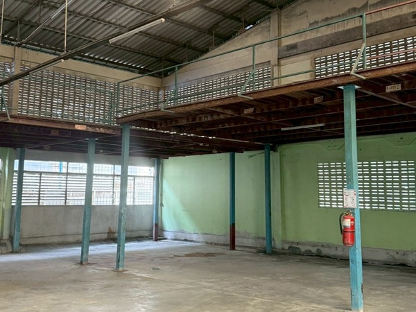 ให้เช่าอาคารโกดัง/คลังสินค้าเนื้อที่ 2-3-50 ไร่ พื้นที่ใช้สอยขนาด 1,677ตร.ม ออฟฟิศ ถนนสุขุมวิท 103 ซอยอุดมสุข ราคาเช่า 300,000 บ/ด