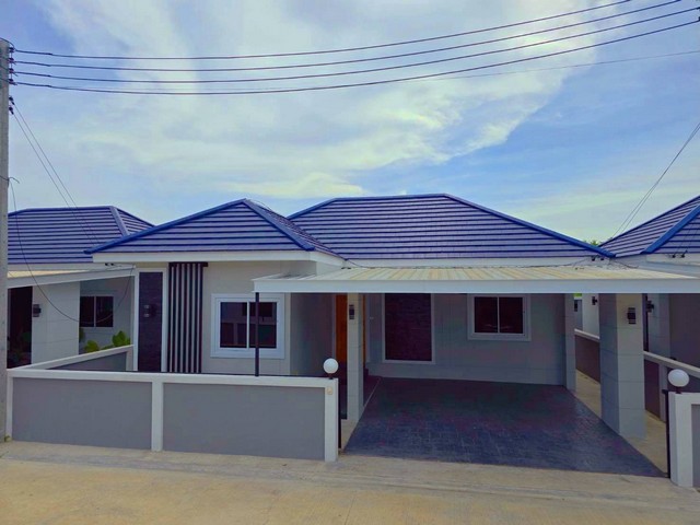 บ้านเดี่ยวพร้อมอยู่ นาป่าชลบุรี  ใกล้นิคมอมตะชลบุรีบ้านเดี่ยวชั้นเดียว สไตล์โมเดิร์น พื้นที่เริ่มต้น 45 ตร.ว.  3 ห้องนอน 2 ห้องน้ำ 