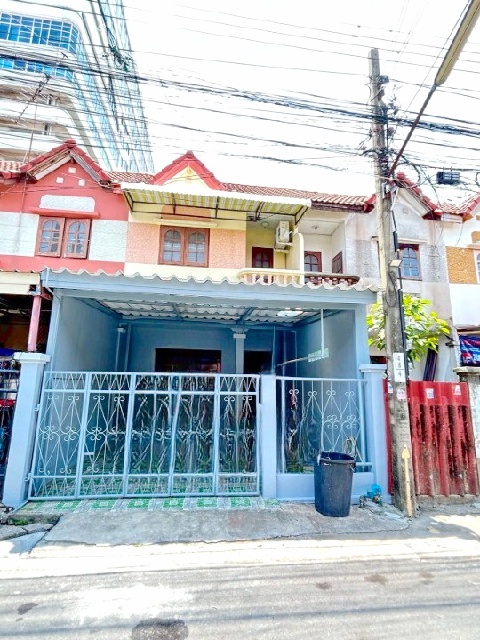 ขาย-ให้เช่า ทาวน์เฮาส์ 2 ชั้น 20 ตร.วา. ม.เกษมบัณฑิต ร่มเกล้า 100 ม. MRT มีนบุรี 1กม.160 ตร.ม.ร3 นอน 2 น้ำ ตลาดมีนบุรี 1 1.6 กม