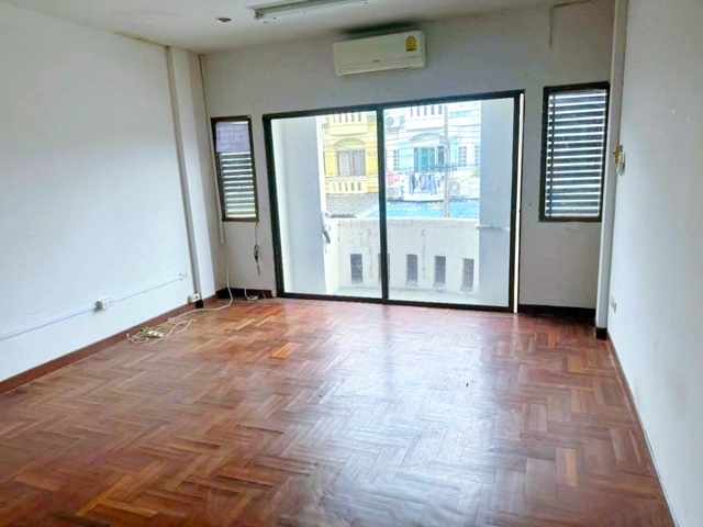 เกษตร-นวมินทร์ 1.1 กม. 4นอน นท.ให้เช่าทาวน์เฮ้าส์ 3 ชั้น 22 ตร.วา.254 ตร.ม. 3น้ำ MRT วัชรพล 1.6กมซ.นวลจัร์ 29-33 เดอะวอล์ค