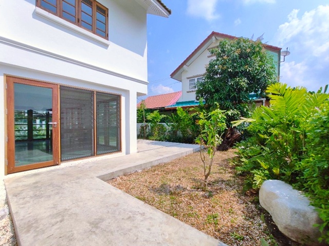 ตลาดยิ่งเจริญทรัพย์ 3นอน 2น้ำ ให้เช่า บ้านเดี่ยว 2ชั้น  นิคมลาดกระบัง 5.8 กม.รร.เซนต์มารีอา มีนบุรี 1.8กม