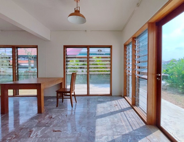 รร.เซนต์มารีอา มีนบุรี 1.8กม.ให้เช่า บ้านเดี่ยว 2ชั้น  ตลาดยิ่งเจริญทรัพย์  นิคมลาดกระบัง 5.8 กม.3นอน 2น้ำ