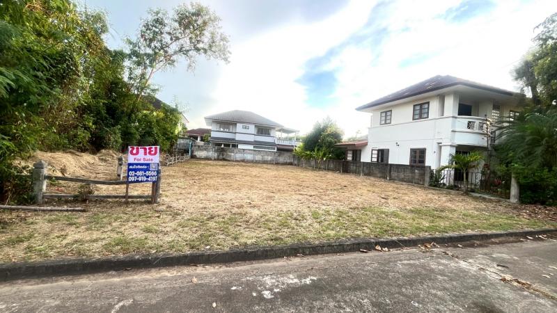 PZ1049 -ขายที่ดินเปล่า 100 ตรว. ในหมู่บ้าน เจ.ซี.การ์เด้นวิลล์ ใกล้ถนนใหญ่ เชียงใหม่ - ดอยสะเก็ด ตำบลสันนาเม็ง อำเภอสันทราย จังหวัดเชียงใหม่ ขายเพียง  1,900,000 บาท รายละเอียด-ขายที่ดินถมแล้ว-ขนาดเนื้อที่ 100 ตารางวา-หน้ากว้างสวย 16.3 เมตร -ลึก 26.5 เมตร-เดินทางสะดวก ใกล้ถนนใหญ่ เชียงใหม่ - ดอยสะเก็ดหน้ากว้างสวย เหมาะสำหรับปลูกบ้านหรือเก็งกำไรในอนาคตจุดเด่น- ที่ดินสวย ทำเลดี เดิน