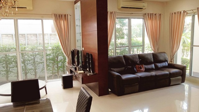 บ้าน บางกอกบูเลอวาร์ด เทพารักษ์ – วงแหวน 4 Bedroom 4 Bathroom 60 ตาราง.วา 0 NGAN 0 RAI 9400000 THB ใกล้กับ เมกะ บางนา น่าอยู่