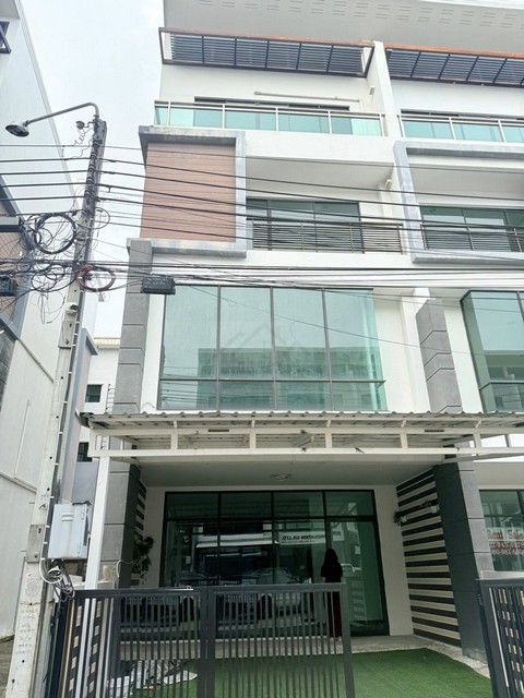 ให้เช่าโฮมออฟฟิศใหม่ 4 ชั้น 284 ตรม. โครงการเอ็นเตอร์ไพร์ซ ปาร์ค บางนา-ตราด ติดถนนบางนา กม.5 ใกล้เซ็นทรัลบางนา