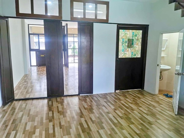 ใจกลางตลาด 6 นอน ให้เช่าอาคารพาณิชย์ 2 คูหา 3 ชั้น 42ตร.วา.493 ตร.ม.BTS ปากน้ำ 998ม.วิวแม่น้ำเจ้าพระยา   6 น้ำ ต่อรองได้ พร้อมที่จอดรถ ร