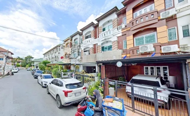 MRT วัชรพล 1.6กม.ซ.นวลจันทร์ 27-33 ให้เช่าทาวน์เฮ้าส์ 3 ชั้น 21 ตร.วา.252 ตร.ม. เดอะวอล์ค เกษตร-นวมินทร์ 1.1 กม. 4นอน 3น้ำ 