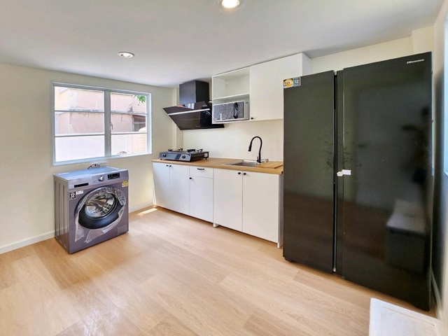 บางน้ำจืด พระราม2-เอกชัย ให้เช่าคฤหาสน์ 5 นอน บ้านเดี่ยวหรู 2 ชั้นหลังมุม 95ตร.วา. 300ตร.ม. ขนาดใหญ่  รีโนเวทใหม่ ตลาดเพชรโพธิ์แจ้ 1.9 กม.