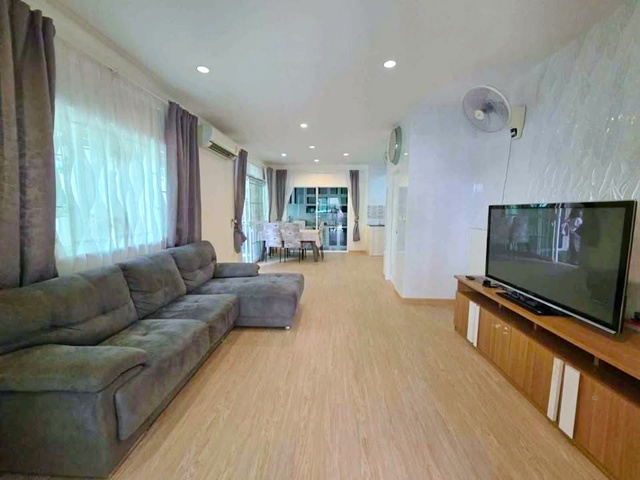 พัฒนาการ32 ให้เช่าคฤหาสน์แนวตั้ง 4นอน  MRTคลองกลันตัน 1.5กม. อ่อนนุช17ทาวน์เฮ้าส์ 3 ชั้น 22ตร.วา. 254 ตร.ม.  เฟอร์ เครื่องใช้ไฟฟ้าครบ