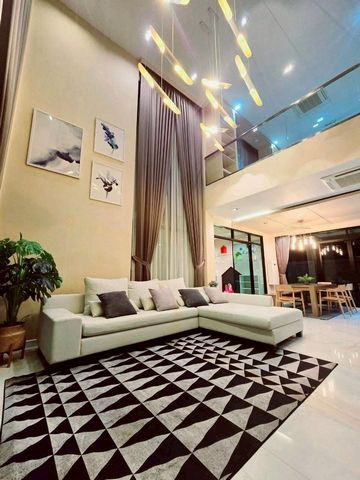 ให้เช่า 98,000 บาท/เดือน #ขายขาดทุน 25.9 ล้าน​ 115 ตรว. สันทราย บ้านเดี่ยว 3 ชั้น ทันสมัย โดดเด่น #ติดถนนใหญ่ #ทำเลดีที่สุดในเชียงใหม่