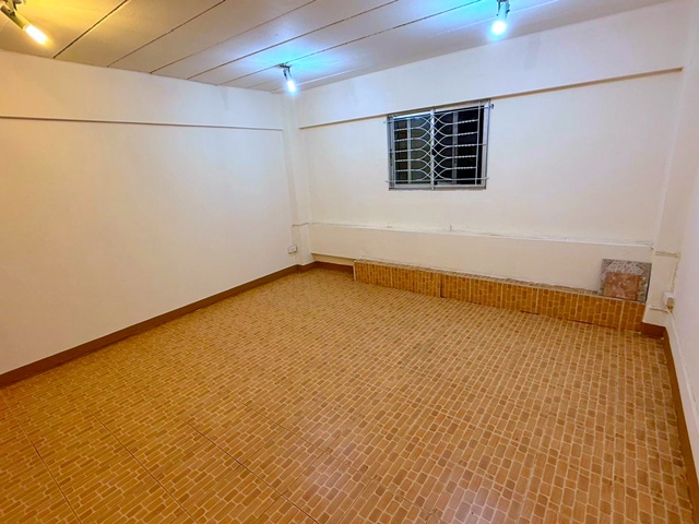 ค้าขาย ร้านนวด 6นอน 6น้ำ  MRT ศรีด่าน 1.2กม. อาคารพาณิชย์ 4.5ชั้น 426ตร.ม. ฟู้ดแลนด์ แจ๊ส ศรีนครินทร์ 1.1 กม. 26ตร.วา. ศรีด่าน- แบริ่ง