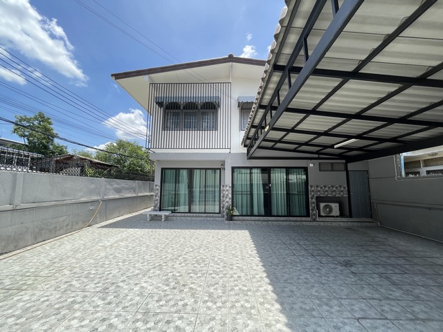 P1064 ให้เช่า บ้านเดี่ยว โชคชัย 4 ซอย76 ลาดพร้าว วังหิน เสนานิคม ใกล้ MRT โชคชัย 4 เดินทางสะดวกมาก เหมาะทำโฮมออฟฟิศ