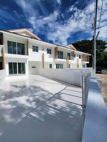 ให้เช่าเริ่มที่ 10,000 บาท/เดือน ขายเริ่มต้นที่ 2.25 ล้าน #โซนสันทราย ทาวน์โฮม 2 ชั้น #สไตล์มินิมอล #สแกนดิเนเวีย มีเพียง 4 หลัง