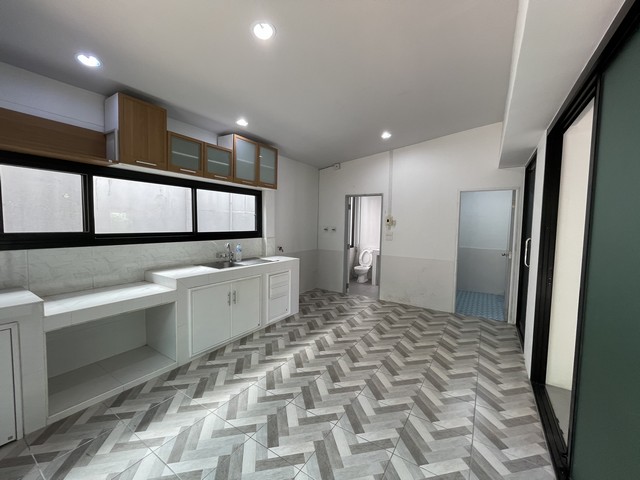 ให้เช่า หมู่บ้าน ต.รวมโชค โชคชัย 4 ซอย 56 ย่านลาดพร้าว  เหมาสำหรับพักอาศัย รับออฟฟิศนามบุคคลเท่านั้น