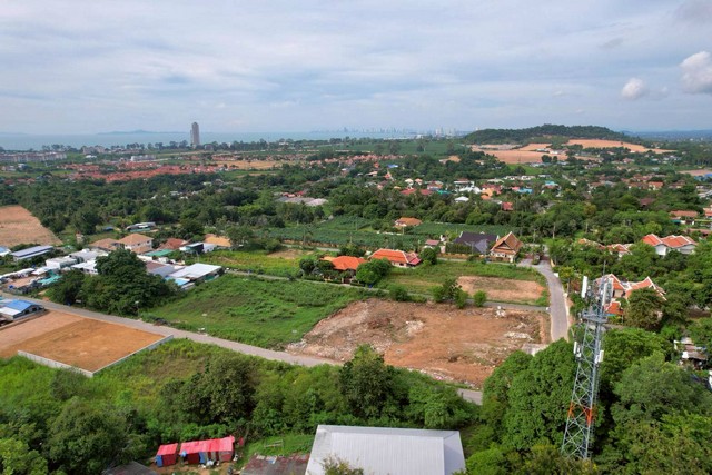 ขายที่ดิน แบ่งขายบางเสร่ ฝั่งเขา ห่างชายหาดบางเสร่  และยกแปลง บางเสร่ อำเภอสัตหีบ  จังหวัดชลบุรี