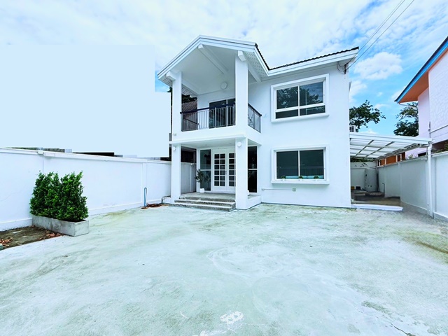 คฤหาสน์ บ้าน ให้เช่า 2 ชั้น3นอน 2น้ำ แอร์ 5 ตัว พร้อมเฟอร์นิเจอร์ จอดรถได้ 4 คัน ถ.งามวงศ์วาน43-49 เพียง 115 เมตร 