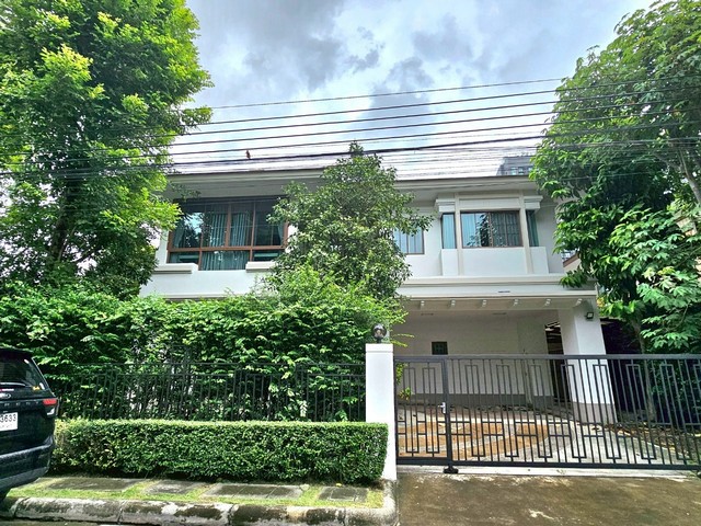 ให้เช่าบ้านเดี่ยว 2 ชั้น โครงการเศรษฐสิริ บางนา-วงแหวน 200 เมตรจาก Mega Bangna  พื้นที่กว้าง ฟังก์ชันครบ พร้อมเข้าอยู่รหัสทรัพย์ที่ C25046ที่ตั้ง: โครงการเศรษฐสิริ บางนา-วงแหวน (ในซอยโรงเรียนราชวินิตบางแก้ว) 200 เมตรจาก Mega Bangna  ที่ดิน: 135.8 ตารางวาพื้นที่ใช้สอย:ประมาณ 200 ตารางเมตรรายละเอียดตัวบ้าน- บ้านเดี่ยว 2 ชั้น- 3 ห้องนอน- 3 ห้องน้ำ- 1 ห้องกระจกชั้นบน (เหมาะสำหรับห้องทำงาน ห้องพระ 