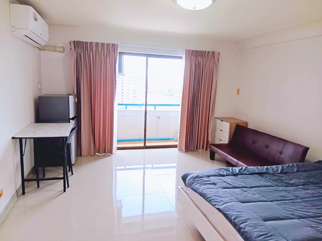 ARL หัวหมาก 900ม.คอนโด รีเจ้นท์ ศรีนครินท 1 ห้อง อาคาร A ชั้น 9 ขนาด 32ตรม. 1 นอน 1 น้ำ 1 แอร์ พร้อมเฟอร์ครบ ร์ MRT คลองกลันตัน 500ม. 