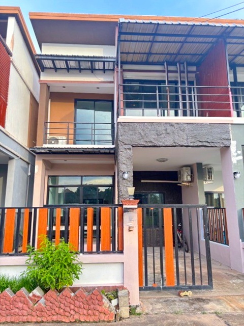 พร้อมเฟอร์  21ตร.วา.หนองคาย 1.42กม. เชลล์ Caltex ให้เช่าทาวน์โฮม 2 ชั้น 170ตร.ม. ม.ขอนแก่น หนองคาย1.8กม. 3น้ำ 4นอน วัดจอมแจ้งศรีจันทร์ 1 กม.