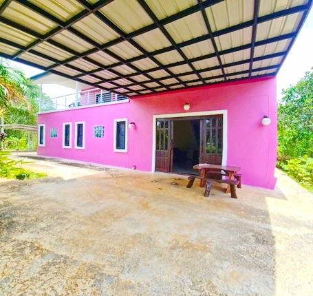 ให้เช่าบ้านเดี่ยว 1 ชั้นครึ่ง มีระเบียง 200 ตร.วา. ทองสมบูรณ์คลับ 4 กม.299 ตร.ม.  รร.นานาชาติเซนต์สตีเฟ่นส์ 6.0 กม. 3  นอน 3 น้ำ 