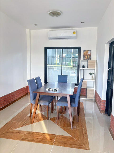 หนองคาย1.8กม. 3น้ำ 4นอน ม.ขอนแก่น  เชลล์ Caltex หนองคาย 1.42กม. ให้เช่าทาวน์โฮม 2 ชั้น พร้อมเฟอร์  22ตร.วา.172ตร.ม.วัดจอมแจ้งศรีจันทร์ 1 กม.