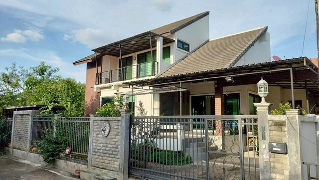 ให้เช่าบ้านเดี่ยว 2 ชั้น บ้านสวย สภาพดี โซนฟ้าฮ่าม  