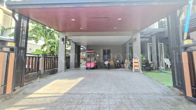 บ้านเดี่ยว 3 ชั้น ภัสสร สรงประภา - ดอนเมือง หลังริม