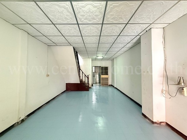 ทาวน์เฮ้าส์ ฉัตรณรงค์ วิลล่า 5 ลำลูกกา คลอง 7 ปทุมธานี ราคาถูก