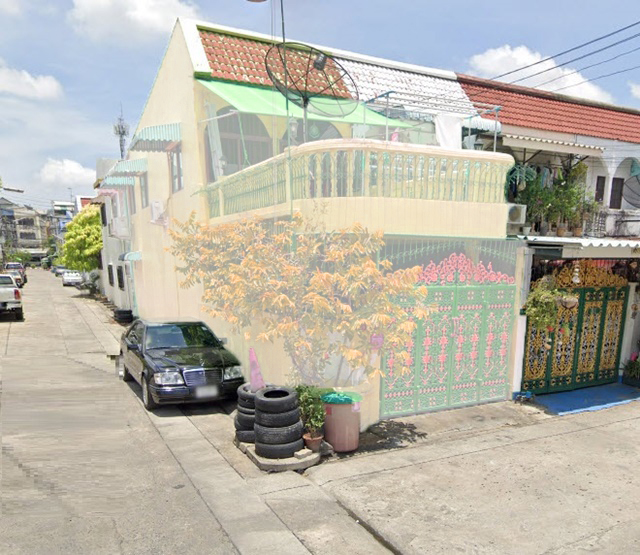 MRTท่าพระ 2กม. BTSจรัญ13 1.5 กม.  ราชพฤกษ์ บางแวก7-16 หัวมุม ทาวน์เฮ้าส์รีโนเวทใหม่   22 ตร.ว. 3 นอน 2 น้ำ