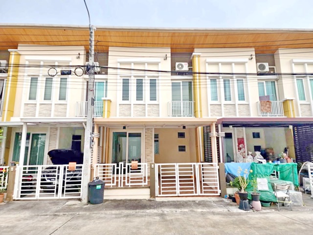 สนามบินสุวรรณภูมิ  6.9 กม. ทาวน์โฮม 2 ชั้น  เฉลิมพระเกียรติ ร. 9 ซอย 30  ประเวศ 19 ตร.วา 3นอน 2น้ำ  99ตรม. สวนหลวง ร. ๙  4 กม. 