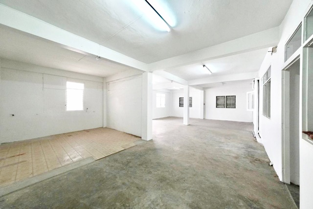 รถไฟฟ้า ทางด่วนหลัก 2 สาย สถานีรถไฟฟ้า MRT พระราม9 80ม. Central Rama 9 90 ม. ให้เช่าอาคารพาณิชย์ 3 คูหา 69ตร.ว. 4 ชั้น 3 คัน    1056ตรม.