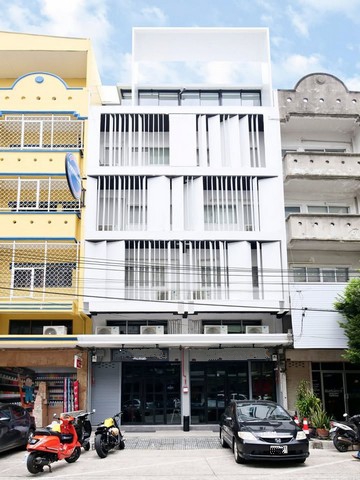 ให้เช่าโฮมออฟฟิศ 2คูหา ขนาด5.5ชั้น บ้านซื่อตรง-รัตนาธิเบศร์ ใกล้เซ็นทรัลรัตนาธิเบศร์  พร้อมห้องเก็บของด้านหลัง ใกล้สถานีรถไฟฟ้าไทรม้า