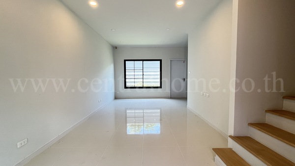 ทาวน์เฮ้าส์ บริทาเนีย วงแหวน - จตุโชติ หลังมุม ราคาถูก