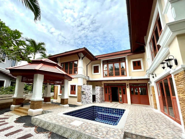 #PS013  For Sales : Villa Boatlagoon (park 1) 4 Bedrooms 5 Bathrooms The best home for familyGreat interior design with built-in furnitureExtralarge balcony. Resort style.Green area. Gym and outdoor swimming poolConvenient transportation  Building : 2 story house (Boat lagoon villa)Size :  163.4 SQ.W  (653.60 SQM.) Type : 4 Bedrooms/ 5 Bathrooms / 1 Living room/ 1 Kitchen/ 1 Pool/ 1 Maid roomparking spaces: 2 carsFurniture: 5 Air conditioners Sources close to prosperity -Central festival -Tesco Lotus-Big C-Makro-Phuket Country Golf Club-British International School Phuket Sales Price 25 MLB--------- #PS013 สำหรับขาย : วิลล่า โบ๊ทลากูน (ปาร์ค 1) 4 ห้องนอน 5 ห้องน้ำ บ้าน 2 ชั้น (โบ๊ท ลากูน วิลล่า)ขนาด :   163.4 ตร.ว (653.60 ตร.ม)ประเภท : 4 ห้องนอน/ 5 ห้องน้ำ / 1 ห้องนั่งเล่น/