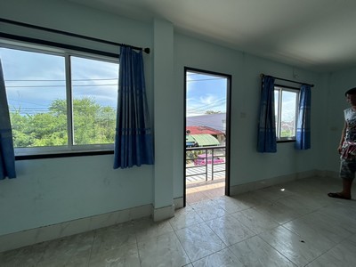 โอกาสทองนักลงทุน! ขายทาวน์โฮม 2 ชั้น 60 ตร.ว. ใจกลางห้วยกะปิ ใกล้ถนนสุขุมวิท เหมาะดัดแปลงทำห้องเช่า สร้างรายได้ทันที