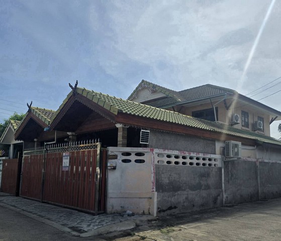 FOR SALE ทาวน์โฮม - พท. 40 ตร.ว. 0 NGAN 0 Rai 4BR ไม่ไกลจาก • สถานีรถไฟฟ้าบางใหญ่ MRT • เซ็ลทรัล เวสเกต • บิ๊กซี บางใหญ่ • โรงพยาบาล เกษมราษฎร์ • โรงพยาบาลบางใหญ่ • ตลาดบางใหญ่ • ตลาดแสงจันทร์ • สถานีตำรวจบางใหญ่ • ที่ว่าการอำเภอบางใหญ่ • ร้านสะดวกมา