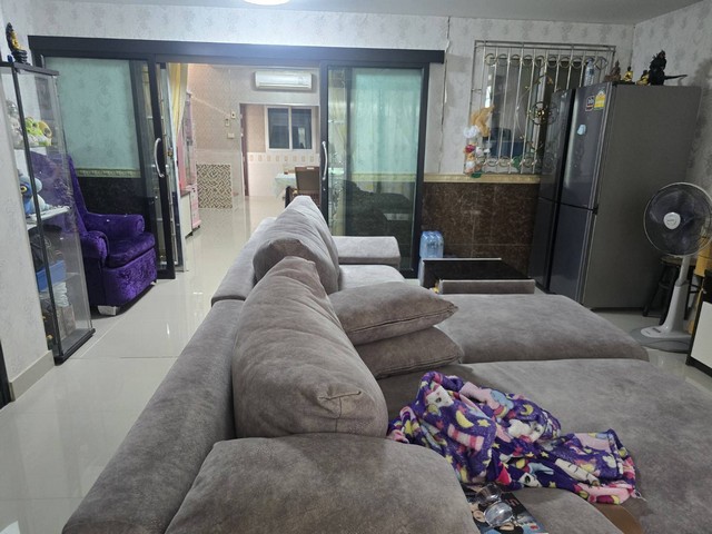 FOR SALE ทาวน์โฮม - พท. 40 ตร.ว. 0 NGAN 0 Rai 4BR ไม่ไกลจาก • สถานีรถไฟฟ้าบางใหญ่ MRT • เซ็ลทรัล เวสเกต • บิ๊กซี บางใหญ่ • โรงพยาบาล เกษมราษฎร์ • โรงพยาบาลบางใหญ่ • ตลาดบางใหญ่ • ตลาดแสงจันทร์ • สถานีตำรวจบางใหญ่ • ที่ว่าการอำเภอบางใหญ่ • ร้านสะดวกมา