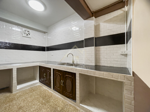 ให้เช่า อาคารพาณิชย์ 3.5 ชั้น รีโนเวท ใกล้ซอย จรัญฯ 40/1