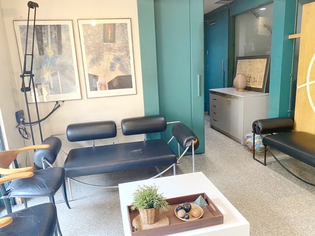 ขาย เช่า ทาวน์เฮ้าส์ 4 ชั้น ทำAirBNBได้  คิง เพาเวอร์ มหานคร BTS ช่องนนทรี 250ม ต่อรองได้ โรงแรมฮอลิเดย์  สาทร 28ตรว. 342ตรม.