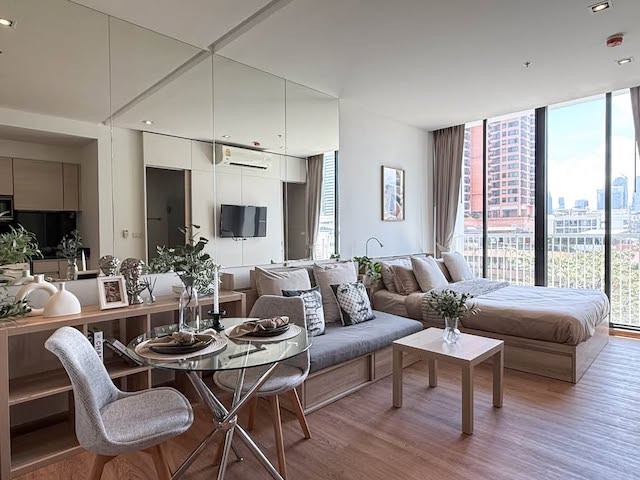 Park 24 safe private clean 4th floor BTS Phrom Phong