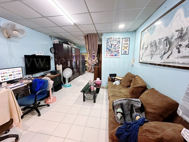 ทาวน์เฮ้าส์ 20 ตร.วา หมู่บ้าน มนวดีพาร์ค วัดลาดปลาดุก ราคาถูก