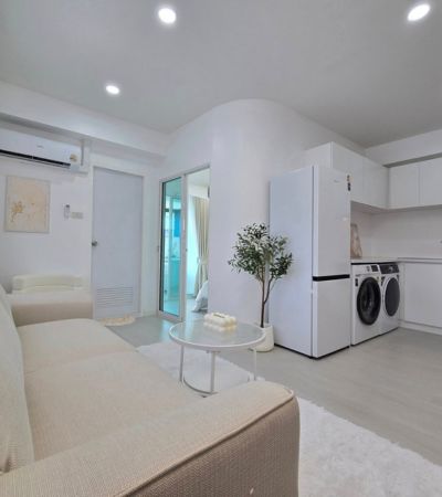 (อิมเพรสทาวน์ เชียงใหม่) ถ.ศิริมังคลาจารย์  เดินแค่ 2 นาที* ถึง เมญ่า ห้องมุม รีโนเวทใหม่ วิวดอยสุเทพสวยๆ