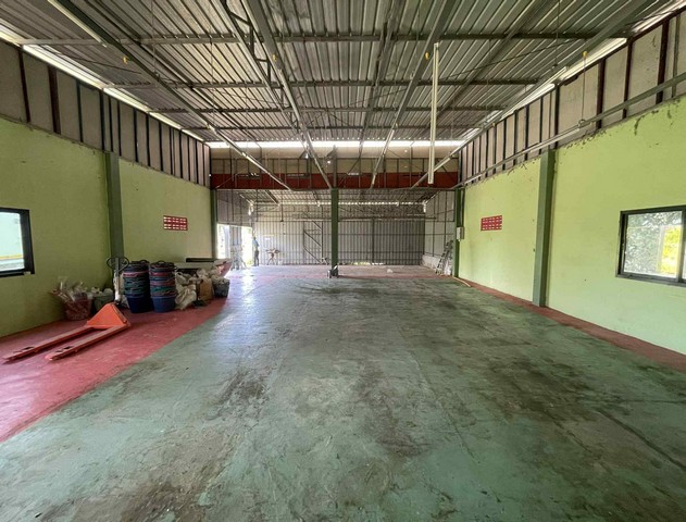 โกดังให้เช่าในที่ดินเป็นโฉนดเขตติดต่อระหว่างบ่อวิน/ชลบุรีและ ปลวกแดง/ระยอง (ชุมชนหนองก้างปลาเก่า)