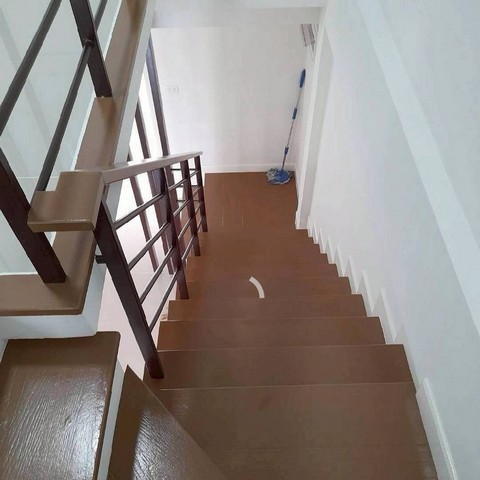 ขายและให้เช่าทาวน์โฮม 2 ชั้น สไตล์อังกฤษ โครงการกุลธนา2 เฟส 8, 9, 10 โซนหนองกะขะพานทอง – ชลบุรีใกล้ตลาด D-Market เดินทางสะดวก บรรยากาศดี