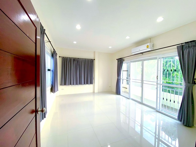 ให้เช่าบ้านเดี่ยว 2 ชั้น  35 ตร.วา. MRT รามอินทรา กม.4  600 ม.125 ตร.ม.บ้านสวย ทำเลดี 2-3นอน 2 น้ำ รร.นานาชาติ ตลาดถนอมมิตร 2.3 กม.