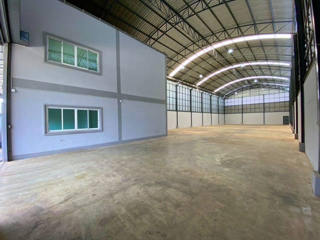 ตลาดแครายพลาซ่า 900 ม.  2 ออฟฟิศ 3 น้ำ  900ตร.ม. ให้เช่าโกดัง พร้อมออฟฟิศ 2 ชั้น  รถเทรลเลอร์ รถใหญ่ เข้า-ออกสะดวก