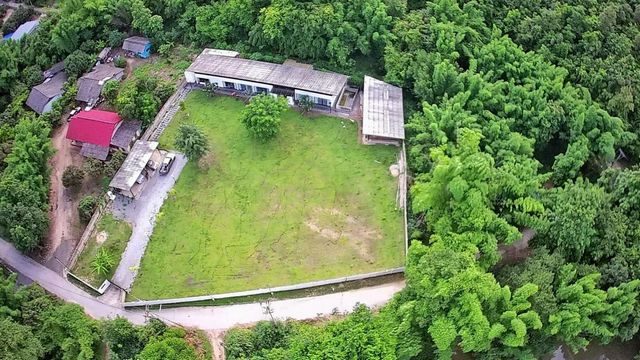 ขายด่วน 6 ล้าน 1-3-49 ตรว. #น้ำบ่อหลวง #สันป่าตอง บ้านเดี่ยวพร้อมที่ดินใหญ่ เหมาะสำหรับครอบครัวใหญ่ หรือปรับใช้เป็นโฮมสเตย์ บ้านพักตากอากาศ