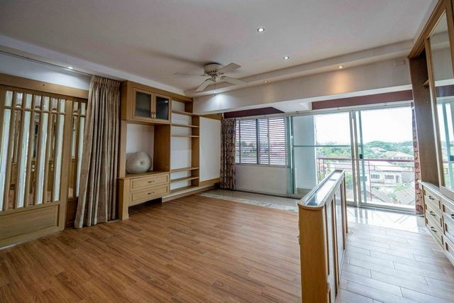 กาแลทอง คอนโด #โซนช้างคลาน ขาย 4,340,000 บาท 131.57 ตรม. 2 นอน 2 น้ำ #วิวโล่ง สงบ ใกล้ไนท์บาซาร์ และย่านเมืองเก่า เหมาะทั้งการพักผ่อน