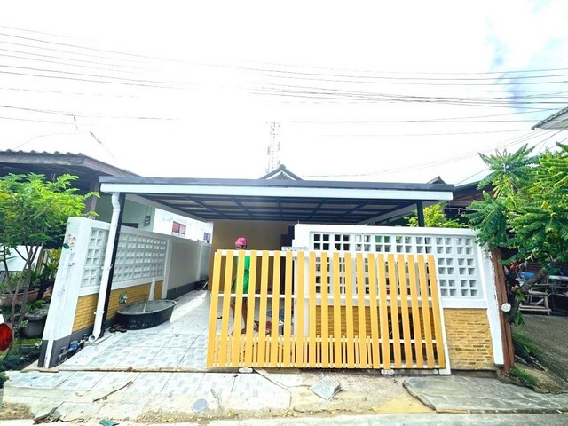 ขายบ้านเดี่ยวอ่างศิลาบางแสนชลบุรี บ้านเข้าใหม่เข้ารีโนเวทแล้ว 2 ห้องนอน 1 ห้องน้ำ 1 ห้องครัว 