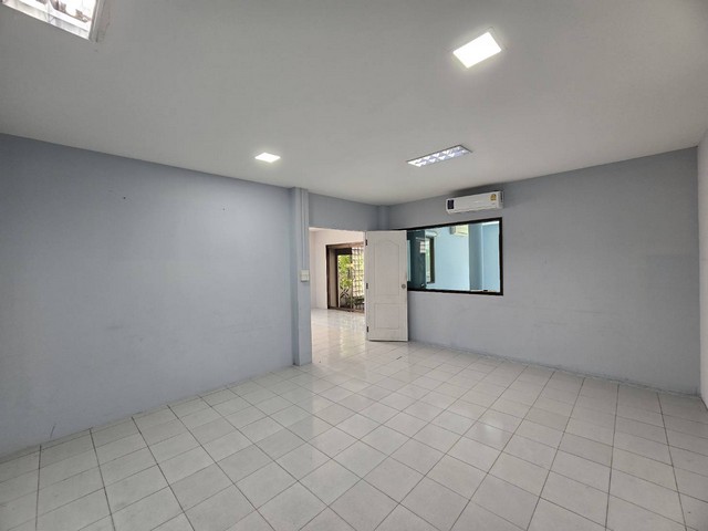 ขาย/ให้เช่า โฮมออฟฟิศ 2 ชั้น 36 ตร.ว. ลาดพร้าว 84 ทำเลดี ใกล้ MRT ลาดพร้าว 71